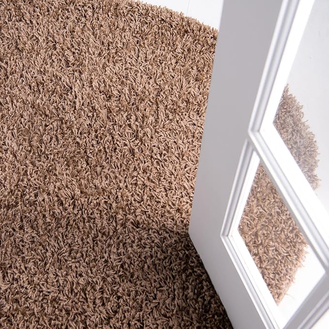 Unique Loom Solid Shag Collection Area Rug (6' 1" Round, Sandy Brown)