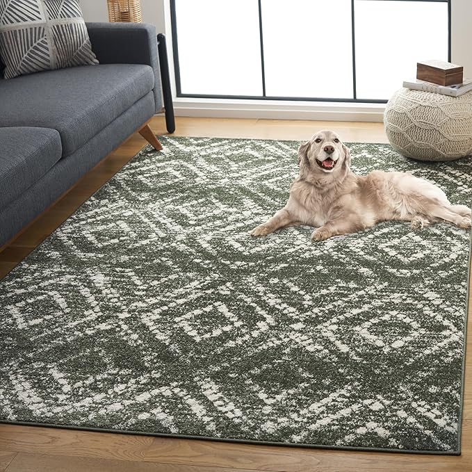 SAFAVIEH Adirondack Collection Area Rug - 6' Round, Green & Ivory, Geometric Design, Ideal for High Traffic Areas in Living Room, Bedroom & Dining Room (ADR131E-6R)