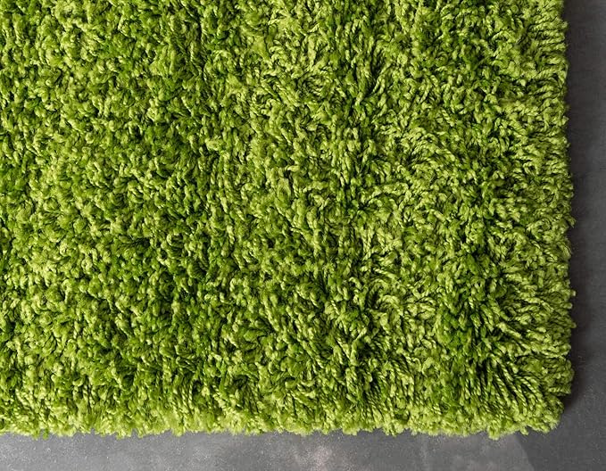 Unique Loom Solid Shag Collection Area Rug (4' 1" x 6' 1" Rectangle, Grass Green)