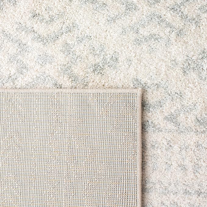 SAFAVIEH Tulum Collection Area Rug - 6'7" Square, Ivory & Light Grey, Moroccan Boho Tribal Design, Non-Shedding & Easy to Clean, Ideal for Living Room, Bedroom, Dining Space (TUL272G)