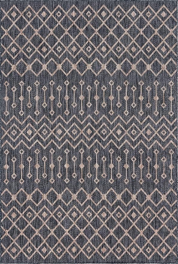 Unique Loom Outdoor Trellis Collection Area Rug - Tribal Trellis (6' 1" x 9' Rectangle, Charcoal Gray/ Natural)