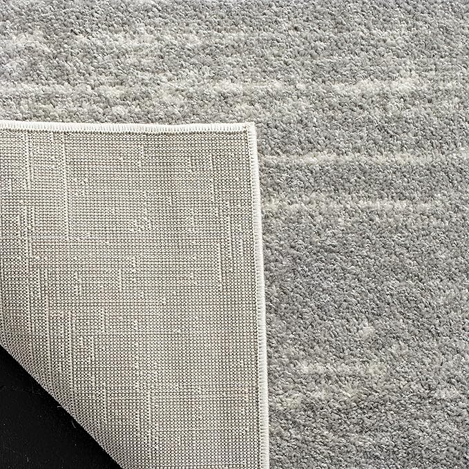 SAFAVIEH Adirondack Collection Area Rug - 6' x 8' Oval, Light Grey & Grey, Modern Ombre Design, Non Shedding & Easy to Clean, Ideal for Living Room, Bedroom, Office, Dining Space (ADR113C)