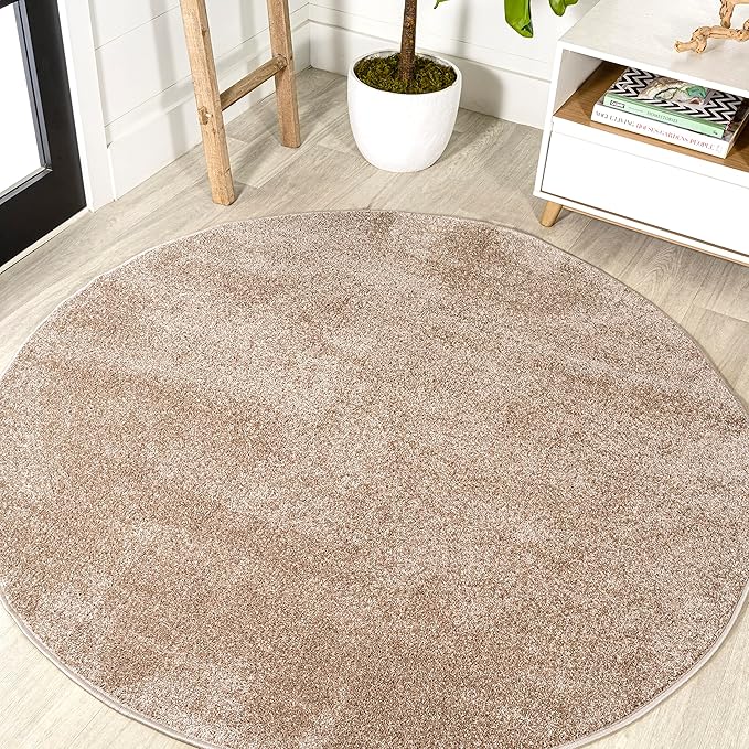 JONATHAN Y Haze Solid Low-Pile Beige 5' Round Indoor Area Rug, Coastal,Bohemian,Minimalist,Classic, Easy-Cleaning for Living Room,Bedroom,Kitchen,Pet Friendly,Non-Shedding (SEU100G-5R)