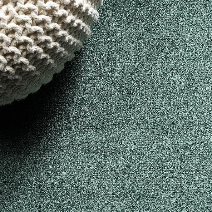 JONATHAN Y Haze Solid Low-Pile Emerald Indoor Area Rug 4x6, Coastal,Bohemian,Minimalist,Classic, Easy-Cleaning for Living Room,Bedroom,Kitchen,Pet Friendly,Non-Shedding (SEU100L-4)