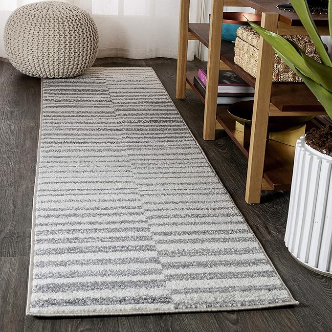 JONATHAN Y Lyla Offset Stripe Gray/Cream Runner Rug, 2x8, Contemporary, Modern, Easy-Cleaning for Living Room, Bedroom, Kitchen, Pet Friendly, Non-Shedding (MOH204A-28)