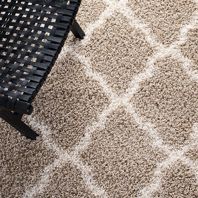 SAFAVIEH Dallas Shag Collection Runner Rug - 2'3" x 22', Beige & Ivory, Trellis Design, Non-Shedding & Easy Care, 1.5-inch Thick Ideal for High Traffic Areas in Living Room, Bedroom (SGD257D)