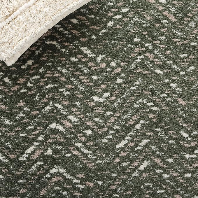 SAFAVIEH Adirondack Collection Area Rug - 6' x 9', Dark Green & Ivory, Chevron Design, Non-Shedding & Easy Care, Ideal for High Traffic Areas in Living Room, Bedroom, Dining (ADR104Y-6)