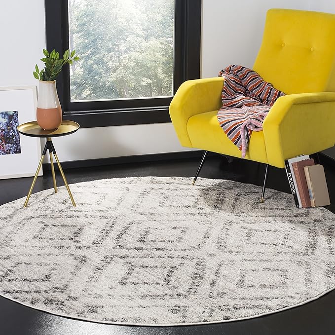 SAFAVIEH Adirondack Collection Area Rug - 10' Round, Light Grey & Grey, Modern Diamond Distressed Design, Non-Shedding & Easy Care, Ideal for High Traffic Areas in Living Room, Bedroom (ADR131C)