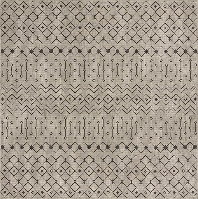 Unique Loom Outdoor Trellis Collection Area Rug - Tribal Trellis (13' Square, Gray/ Black)