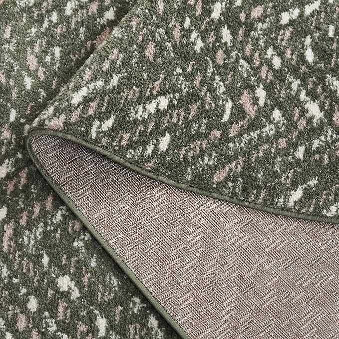 SAFAVIEH Adirondack Collection Area Rug - 6' Square, Dark Green & Ivory, Chevron Design, Non-Shedding & Easy Care, Ideal for High Traffic Areas in Living Room, Bedroom, Dining (ADR104Y-6SQ)