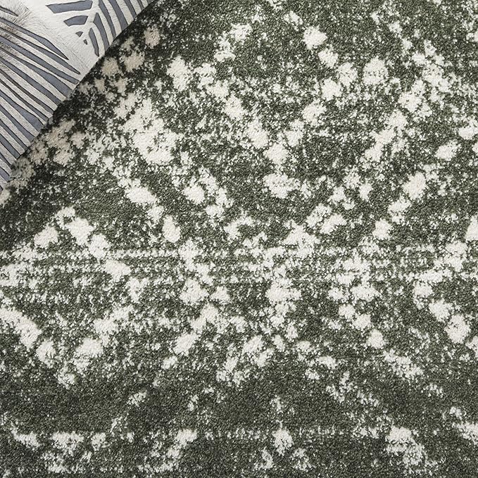 SAFAVIEH Adirondack Collection Area Rug - 5'1" x 7'6", Dark Green & Ivory, Geometric Design, Non-Shedding & Easy Care, Ideal for High Traffic Areas in Living Room, Bedroom, Dining (ADR131E-5)