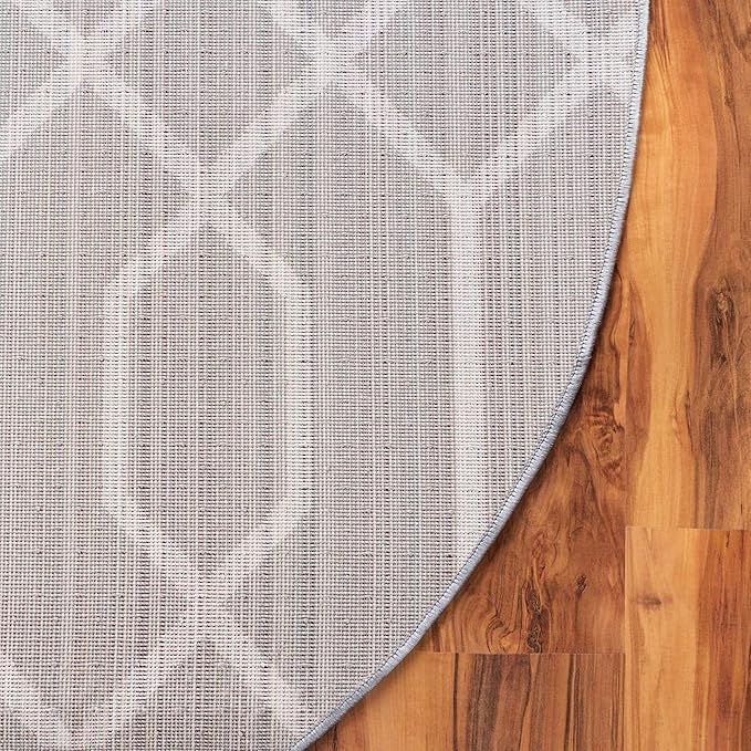 Unique Loom Marilyn Monroe Glam Collection Area Rug - Trellis (7' 10' x 10' Oval, Gray Silver/ Silver)