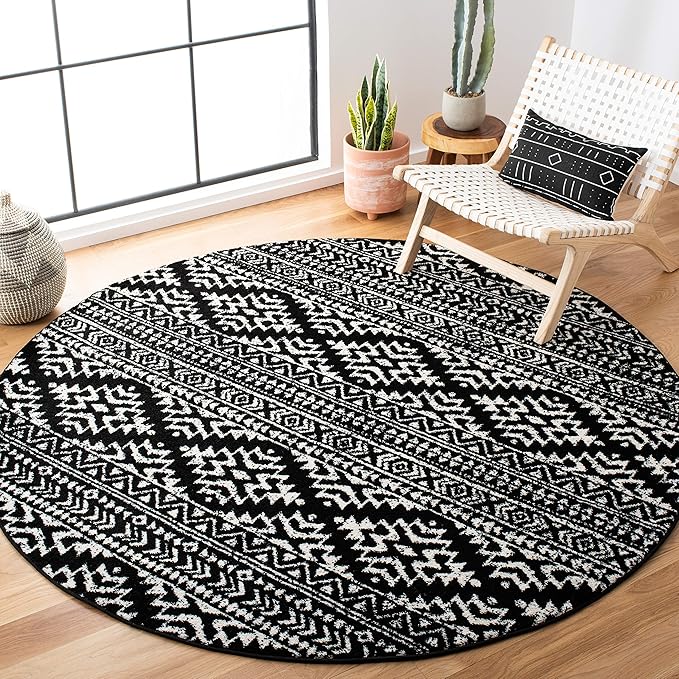 SAFAVIEH Tulum Collection Area Rug - 10' Round, Black & Ivory, Moroccan Boho Tribal Design, Non-Shedding & Easy to Clean, Ideal for Living Room, Bedroom, Dining Space (TUL272Z)