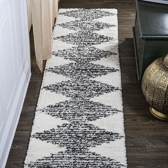 JONATHAN Y Elm Diamond Stripe Shag White/Gray Runner Rug, 2x10, Geometric, Bohemian, Contemporary, Easy-Cleaning for Living Room, Bedroom, Kitchen, Pet Friendly, Non-Shedding (MOH408A-210)
