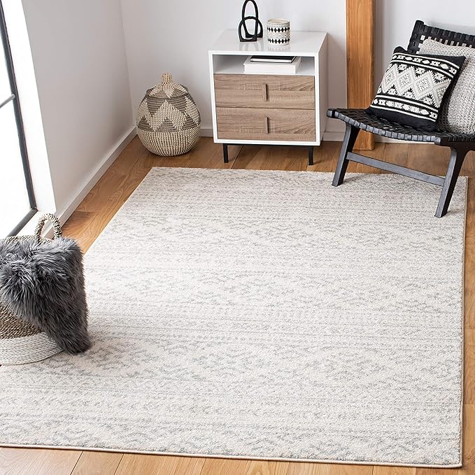 SAFAVIEH Tulum Collection Area Rug - 5' Square, Ivory & Light Grey, Moroccan Boho Tribal Design, Non-Shedding & Easy to Clean, Ideal for Living Room, Bedroom, Dining Space (TUL272G)